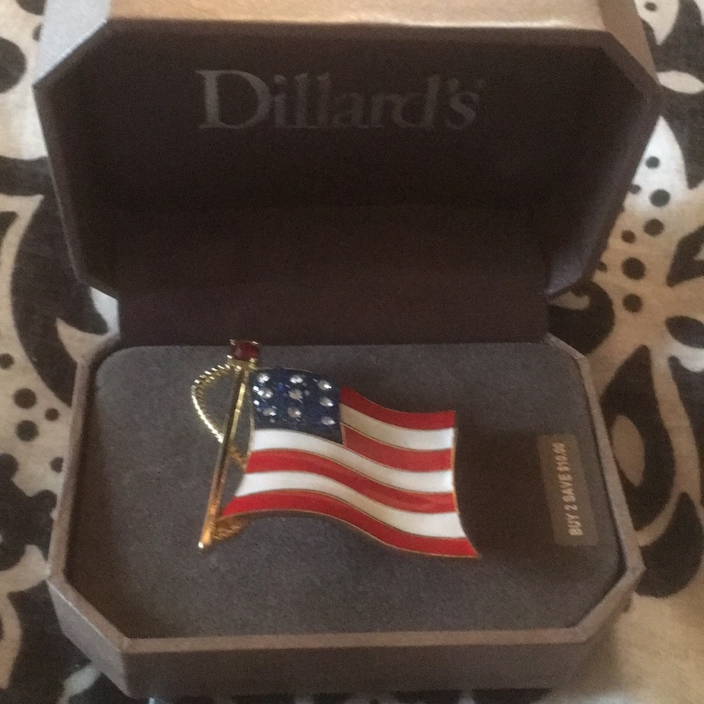 USA Flag pin!